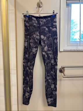 Athleta Black & Gray Floral-Print High-Waist Leggings